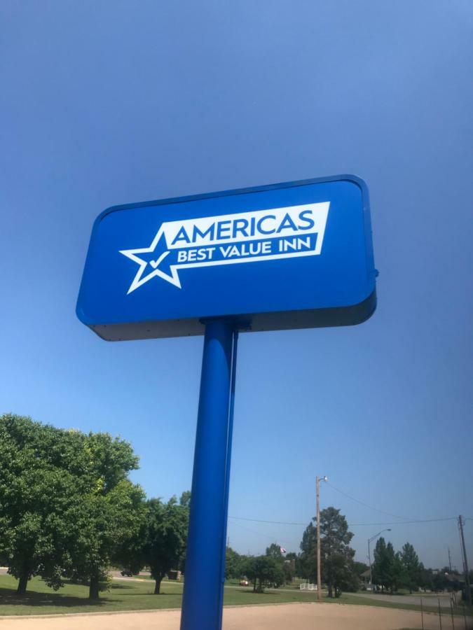 Americas Best Value Inn Woodward At 8Th St Eksteriør bilde