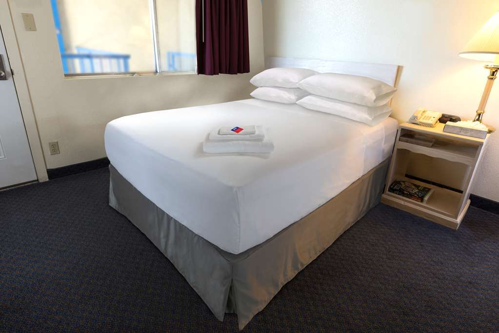 Americas Best Value Inn Woodward At 8Th St Rom bilde